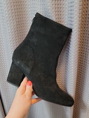 Free People Cecile Blook Heel Bootie in Black Suede Size 39